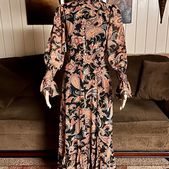 Julia Jordan • Size 4 • Floral/Paisley • Fall Colors • Brown/Beige/Yellow •Dress - Picture 7 of 16
